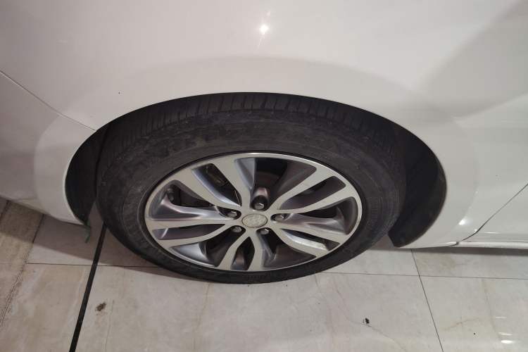 Used Buick GT 2021 1.3T Automatic Mild Hybrid Elite Version Left Front Wheel Hub