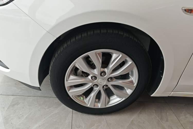 Used Buick GT 2021 Revised Version Flagship 1.5L Automatic Elite Edition Left Front Wheel Hub