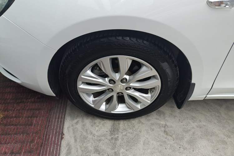 Used Buick GT 2021 Revised Version Flagship 1.5L Automatic Elite Edition Left Front Wheel Hub