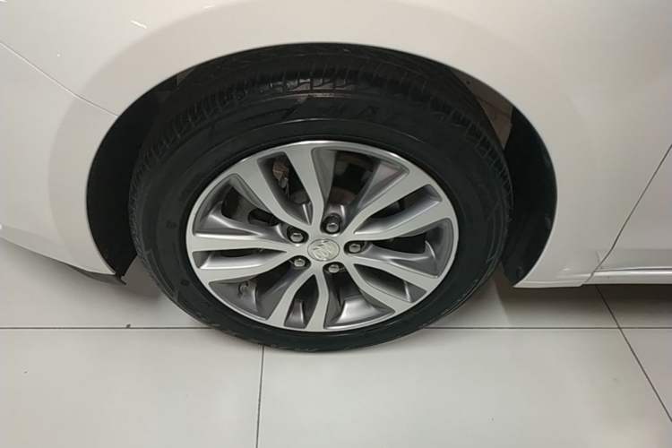 Used Buick GT 2021 Revised Version 1.3T Automatic Mild Hybrid Elite Edition Left Front Wheel Hub