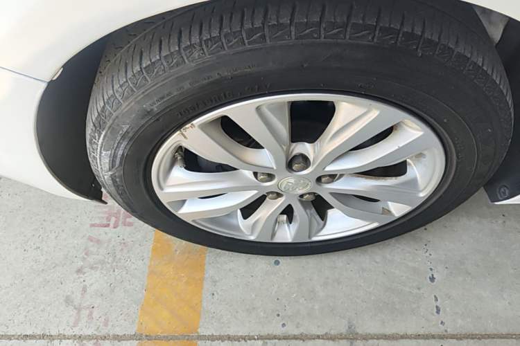 Used Buick GT 2021 Exemplar 1.5L Automatic Elite Version Left Front Wheel Hub