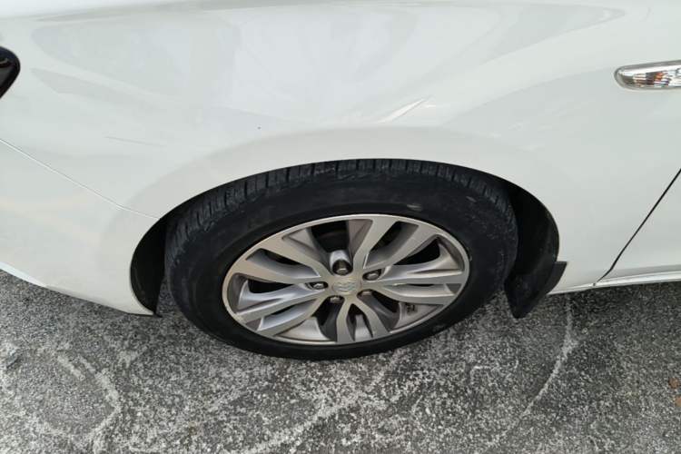 Used Buick GT 2021 Revised Version 1.3T Automatic Mild Hybrid Elite Edition Left Front Wheel Hub
