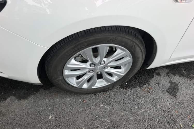 Used Buick GT 2021 Revised Version Flagship 1.5L Automatic Elite Edition Left Front Wheel Hub