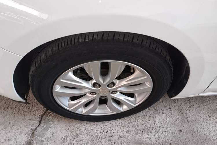 Used Buick GT 2021 Revised Version Flagship 1.5L Automatic Elite Edition Left Front Wheel Hub