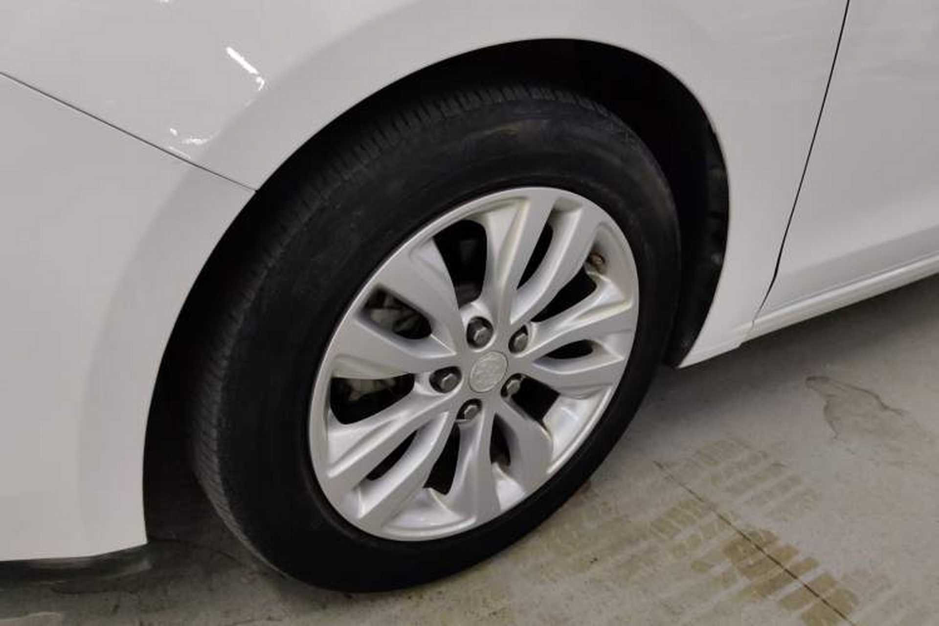 Used Buick GT 2021 Revised Version Flagship 1.5L Automatic Elite Edition Left Front Wheel Hub