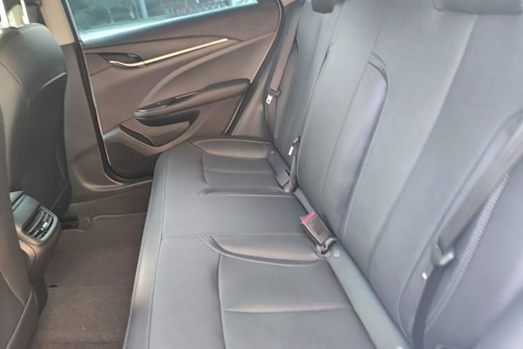 Used Buick GT 2021 Revised Version Flagship 1.5L Automatic Entry-Level Trim Left Rear Seat