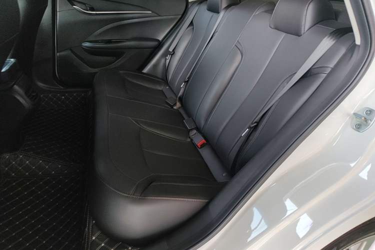 Used Buick GT 2021 Revised Version Flagship 1.5L Automatic Entry-Level Trim Left Rear Seat