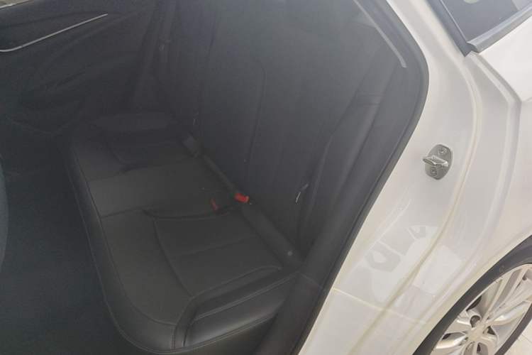 Used Buick GT 2021 Revised Version Flagship 1.5L Automatic Entry-Level Trim Left Rear Seat