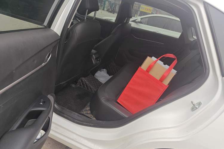 Used Buick GT 2021 Revised Version Flagship 1.5L Automatic Elite Edition Left Rear Seat