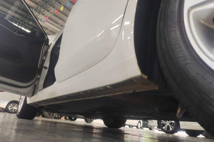 Used Buick GT 2021 Revised Version Flagship 1.5L Automatic Elite Edition Left Side Sill