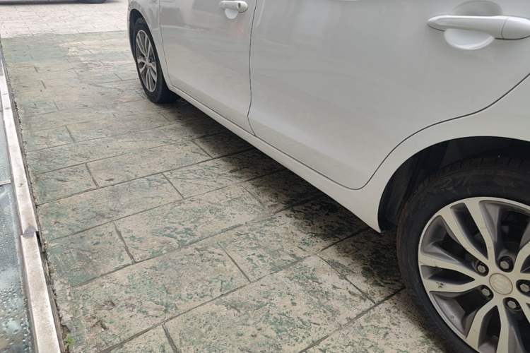 Used Buick GT 2021 1.3T Automatic Mild Hybrid Elite Version Left Side Sill