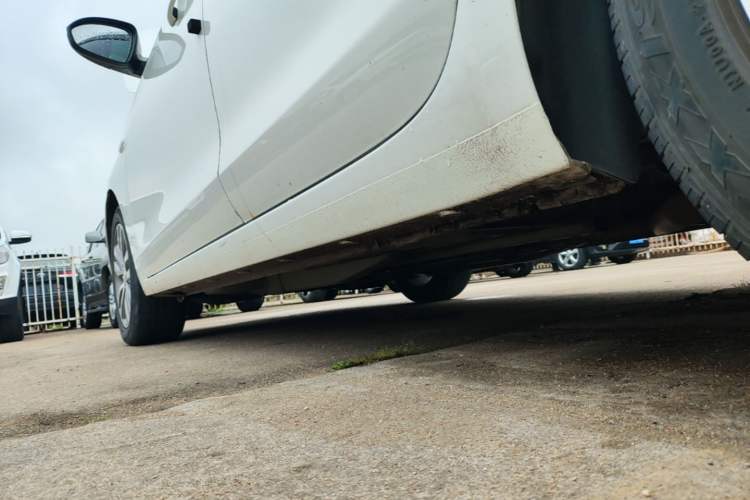 Used Buick GT 2021 1.3T Automatic Mild Hybrid Elite Version Left Side Sill