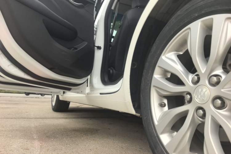 Used Buick GT 2021 Revised Version Flagship 1.5L Automatic Elite Edition Left Side Sill