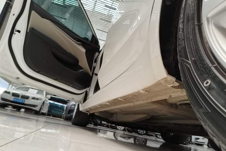 Used Buick GT 2021 Exemplar 1.5L Automatic Elite Version Left Side Sill