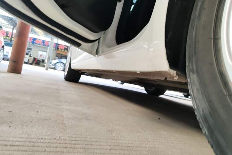 Used Buick GT 2021 Revised Version Flagship 1.5L Automatic Entry-Level Trim Left Side Sill