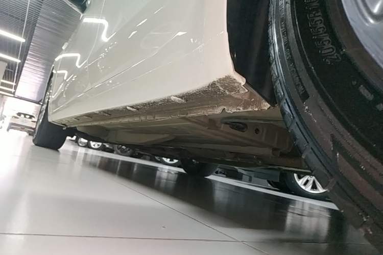 Used Buick GT 2021 Revised Version 1.3T Automatic Mild Hybrid Elite Edition Left Side Sill