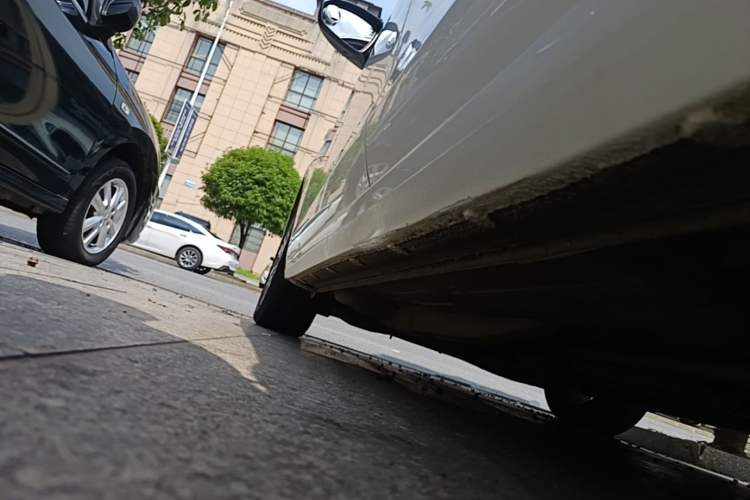Used Buick GT 2021 1.3T Automatic Mild Hybrid Elite Version Left Side Sill