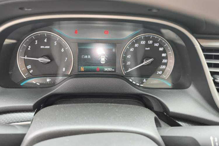 Used Buick GT 2021 1.3T Automatic Mild Hybrid Elite Version Odometer Close Up
