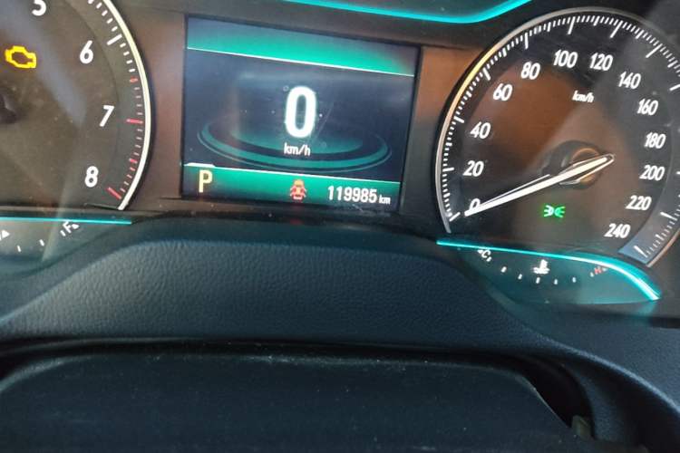 Used Buick GT 2021 Exemplar 1.5L Automatic Elite Version Odometer Close Up