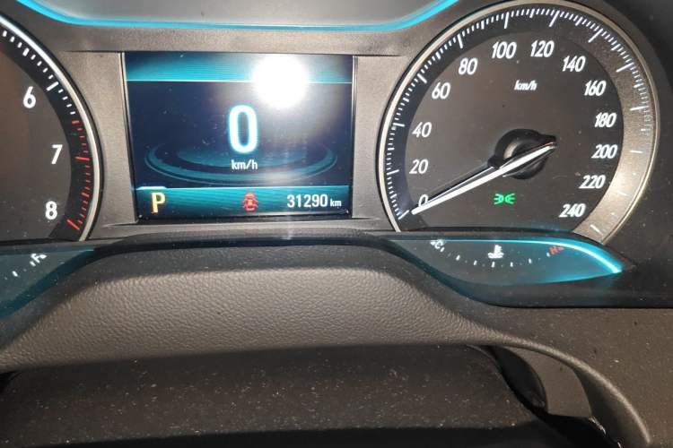 Used Buick GT 2021 Exemplar 1.5L Automatic Elite Version Odometer Close Up