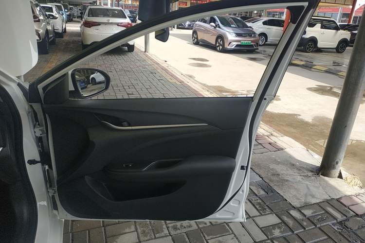 Used Buick GT 2021 Revised Version 1.3T Automatic Mild Hybrid Elite Edition Right Front Door Interior