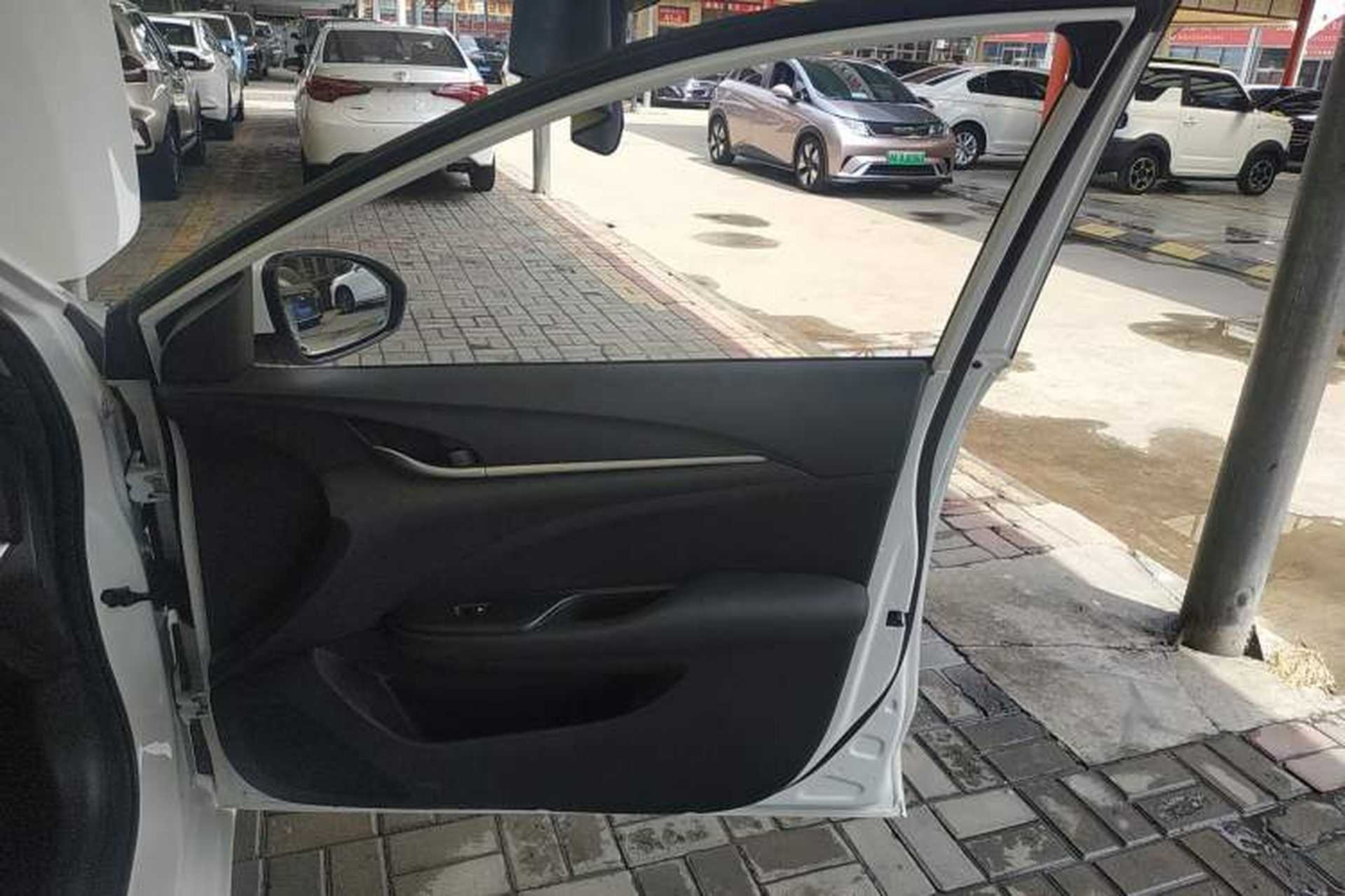 Used Buick GT 2021 Revised Version 1.3T Automatic Mild Hybrid Elite Edition Right Front Door Interior