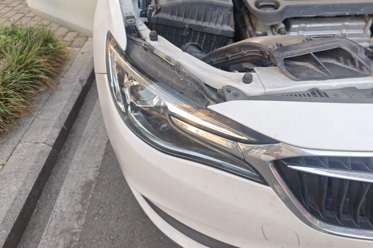 Used Buick GT 2021 Revised Version Flagship 1.5L Automatic Elite Edition Right Front Headlight