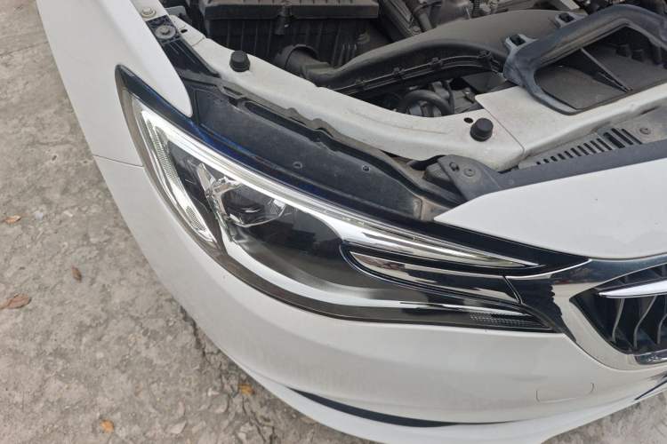Used Buick GT 2021 Revised Version Flagship 1.5L Automatic Elite Edition Right Front Headlight