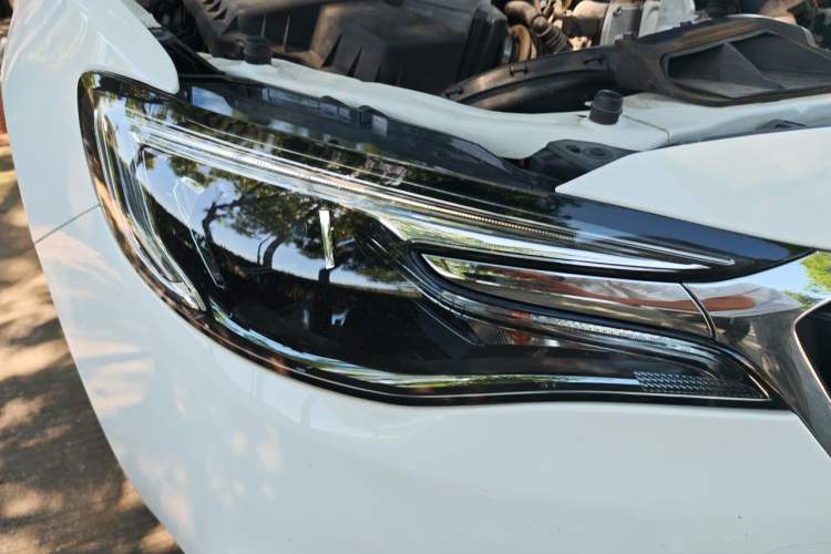 Used Buick GT 2021 1.3T Automatic Mild Hybrid Elite Version Right Front Headlight