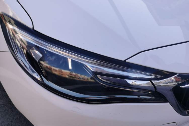 Used Buick GT 2021 1.3T Automatic Mild Hybrid Elite Version Right Front Headlight