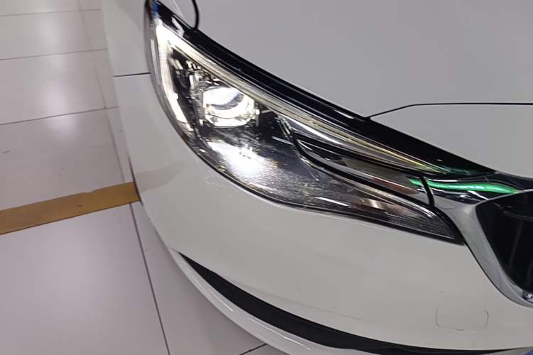 Used Buick GT 2021 Revised Version Flagship 1.5L Automatic Elite Edition Right Front Headlight