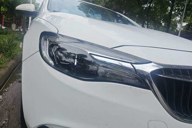 Used Buick GT 2021 1.3T Automatic Mild Hybrid Elite Version Right Front Headlight