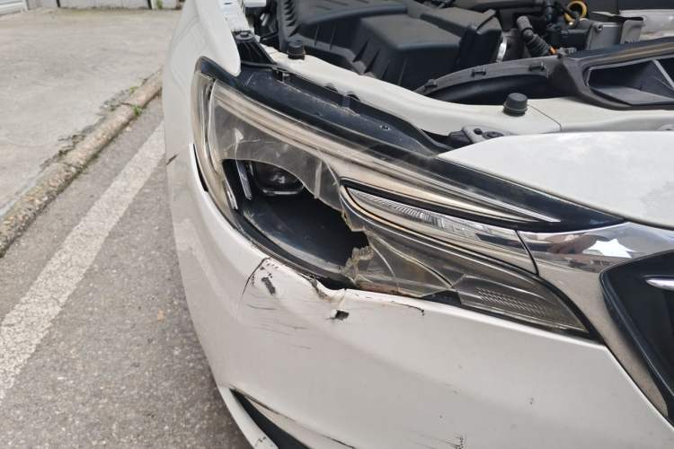 Used Buick GT 2021 1.3T Automatic Mild Hybrid Elite Version Right Front Headlight