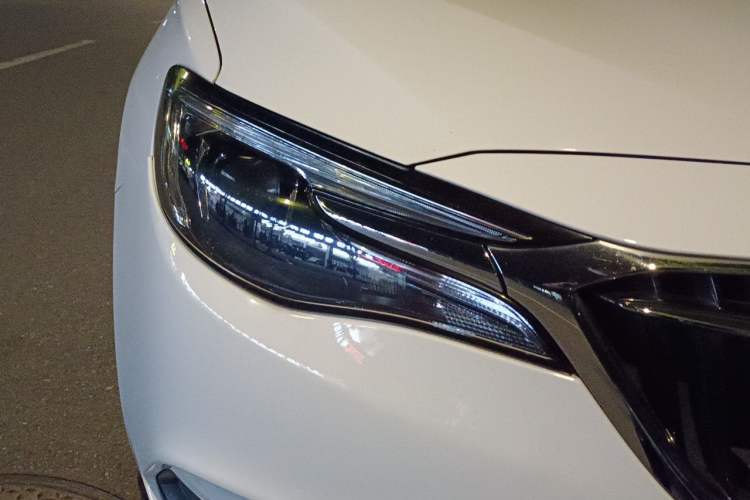 Used Buick GT 2021 Exemplar 1.5L Automatic Elite Version Right Front Headlight
