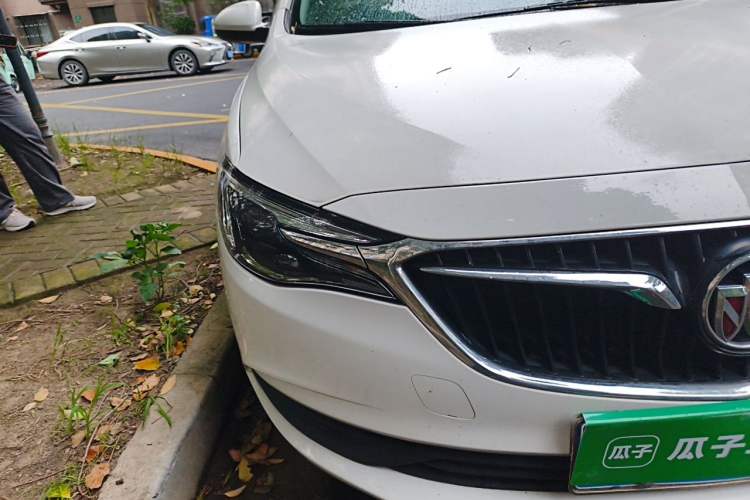 Used Buick GT 2021 Revised Version 1.3T Automatic Mild Hybrid Elite Edition Right Front Headlight