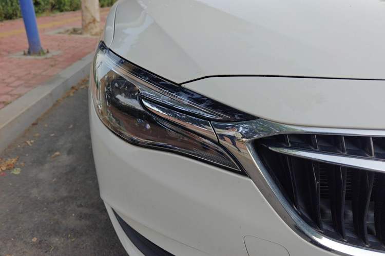 Used Buick GT 2021 1.3T Automatic Mild Hybrid Elite Version Right Front Headlight