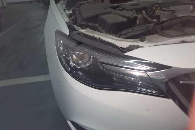 Used Buick GT 2021 Revised Version 1.3T Automatic Mild Hybrid Elite Edition Right Front Headlight