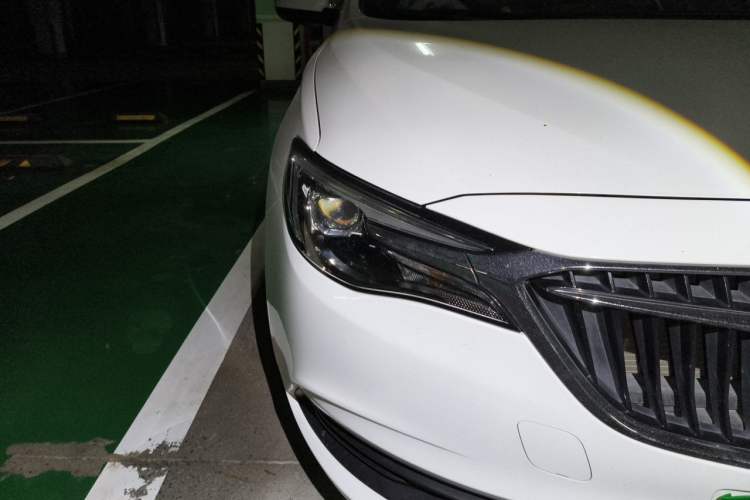Used Buick GT 2021 Revised Version Flagship 1.5L Automatic Elite Edition Right Front Headlight