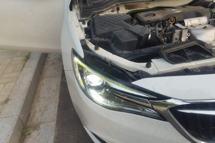 Used Buick GT 2021 1.3T Automatic Mild Hybrid Elite Version Right Front Headlight