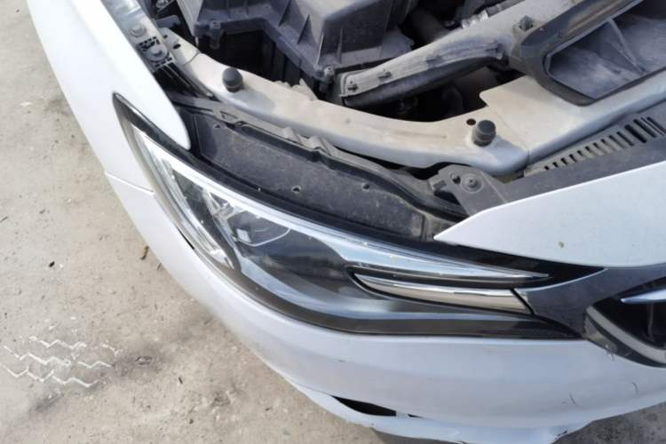 Used Buick GT 2021 Revised Version 1.3T Automatic Mild Hybrid Elite Edition Right Front Headlight
