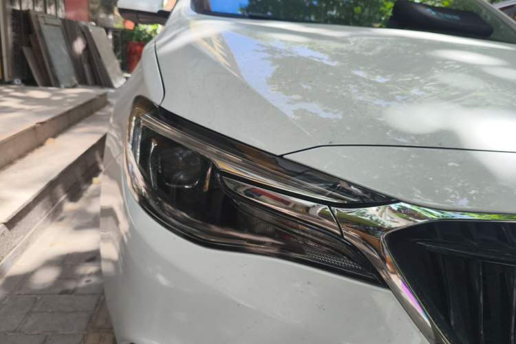 Used Buick GT 2021 Revised Version 1.3T Automatic Mild Hybrid Elite Edition Right Front Headlight
