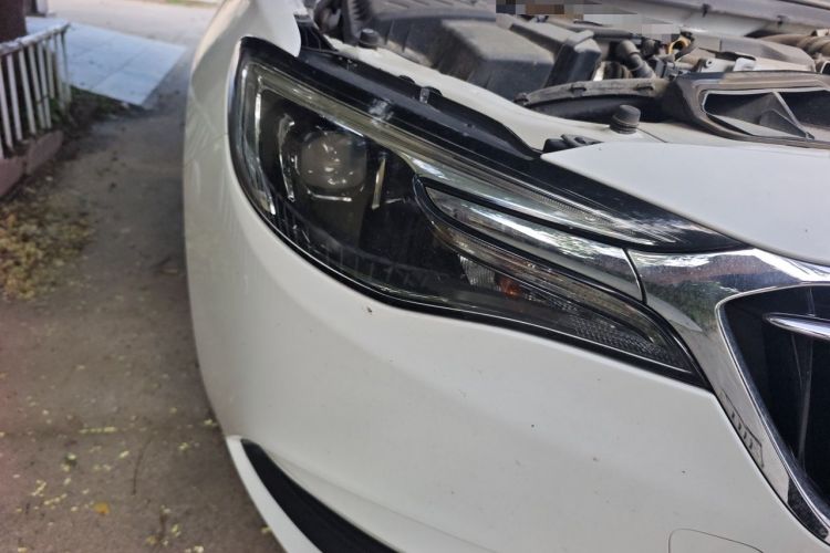 Used Buick GT 2021 1.3T Automatic Mild Hybrid Elite Version Right Front Headlight