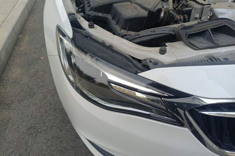 Used Buick GT 2021 1.3T Automatic Mild Hybrid Elite Version Right Front Headlight