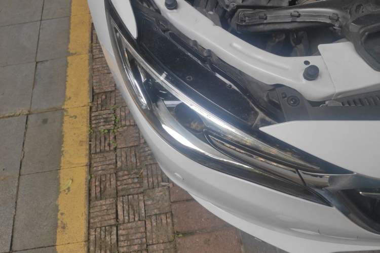 Used Buick GT 2021 1.3T Automatic Mild Hybrid Elite Version Right Front Headlight