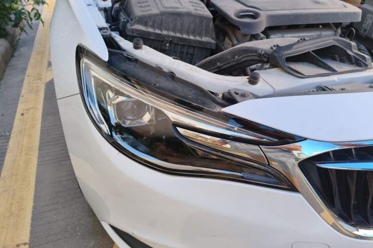 Used Buick GT 2021 Revised Version Flagship 1.5L Automatic Elite Edition Right Front Headlight