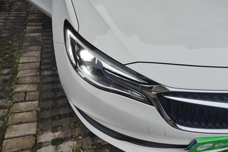 Used Buick GT 2021 Revised Version Flagship 1.5L Automatic Elite Edition Right Front Headlight