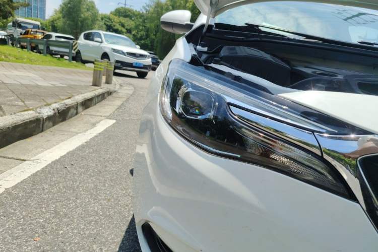 Used Buick GT 2021 Revised Version Flagship 1.5L Automatic Elite Edition Right Front Headlight