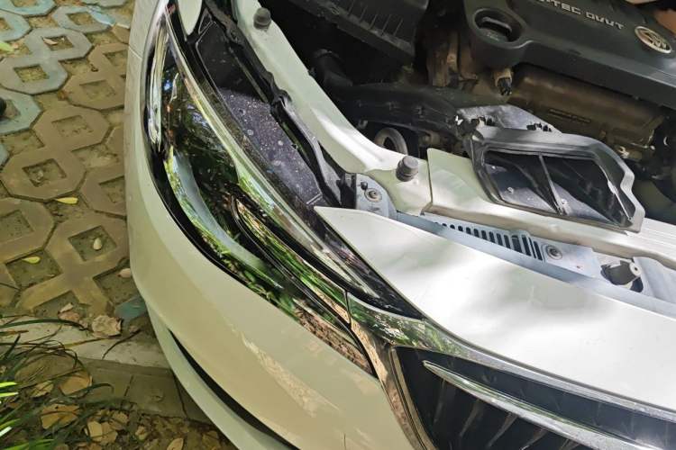 Used Buick GT 2021 Revised Version Flagship 1.5L Automatic Elite Edition Right Front Headlight