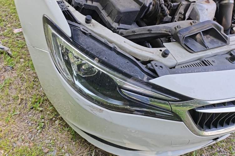 Used Buick GT 2021 Revised Version 1.3T Automatic Mild Hybrid Elite Edition Right Front Headlight