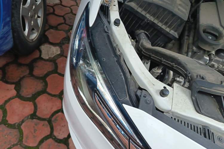 Used Buick GT 2021 Exemplar 1.5L Automatic Elite Version Right Front Headlight